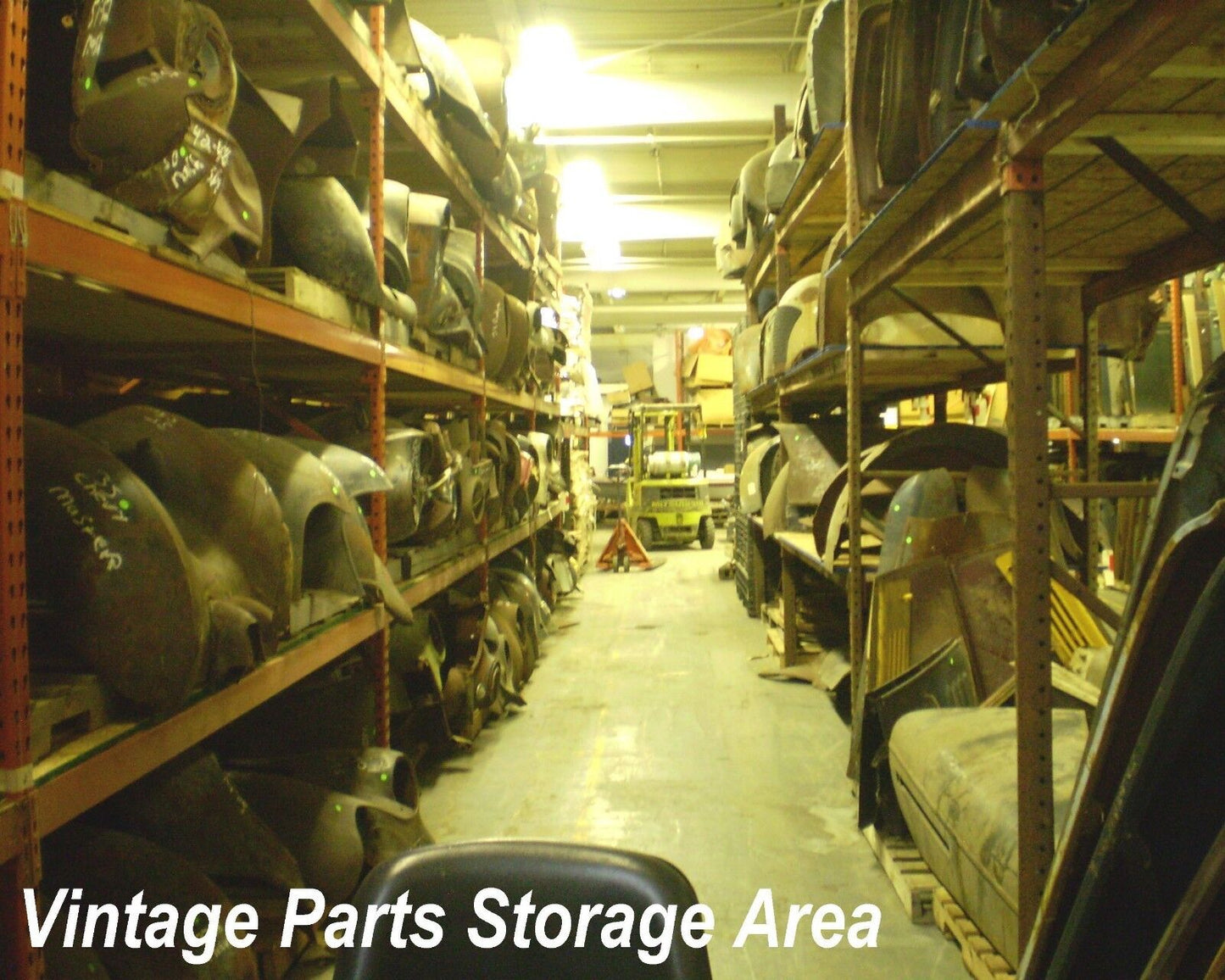 FORD AEROSTAR BODY SIDE MOLDING M432605 26 FEET NEW