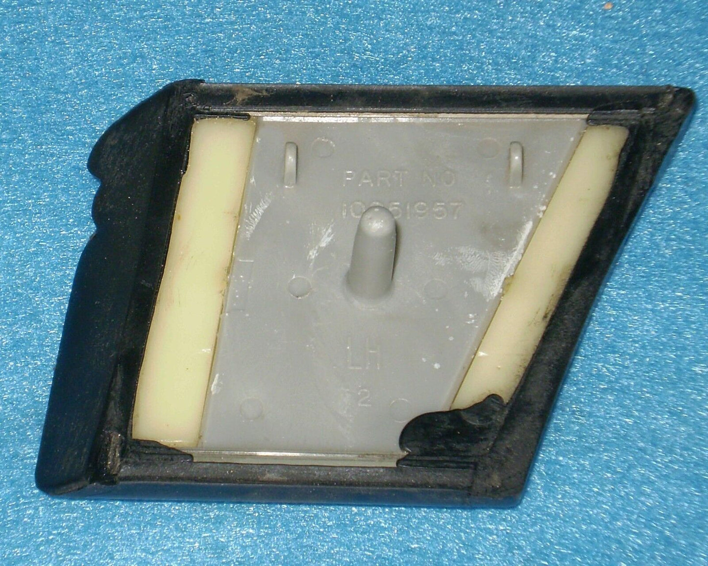 Chevrolet/GMC Drivers Side Fender Molding/Trim, OEM-NEW-NOS GM#12394249