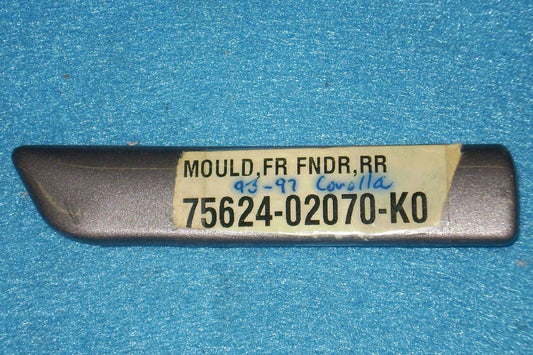 1993 1997 Toyota Corolla Left Front Fender Molding Trim O.E.M.-NEW-N.O.S. K0