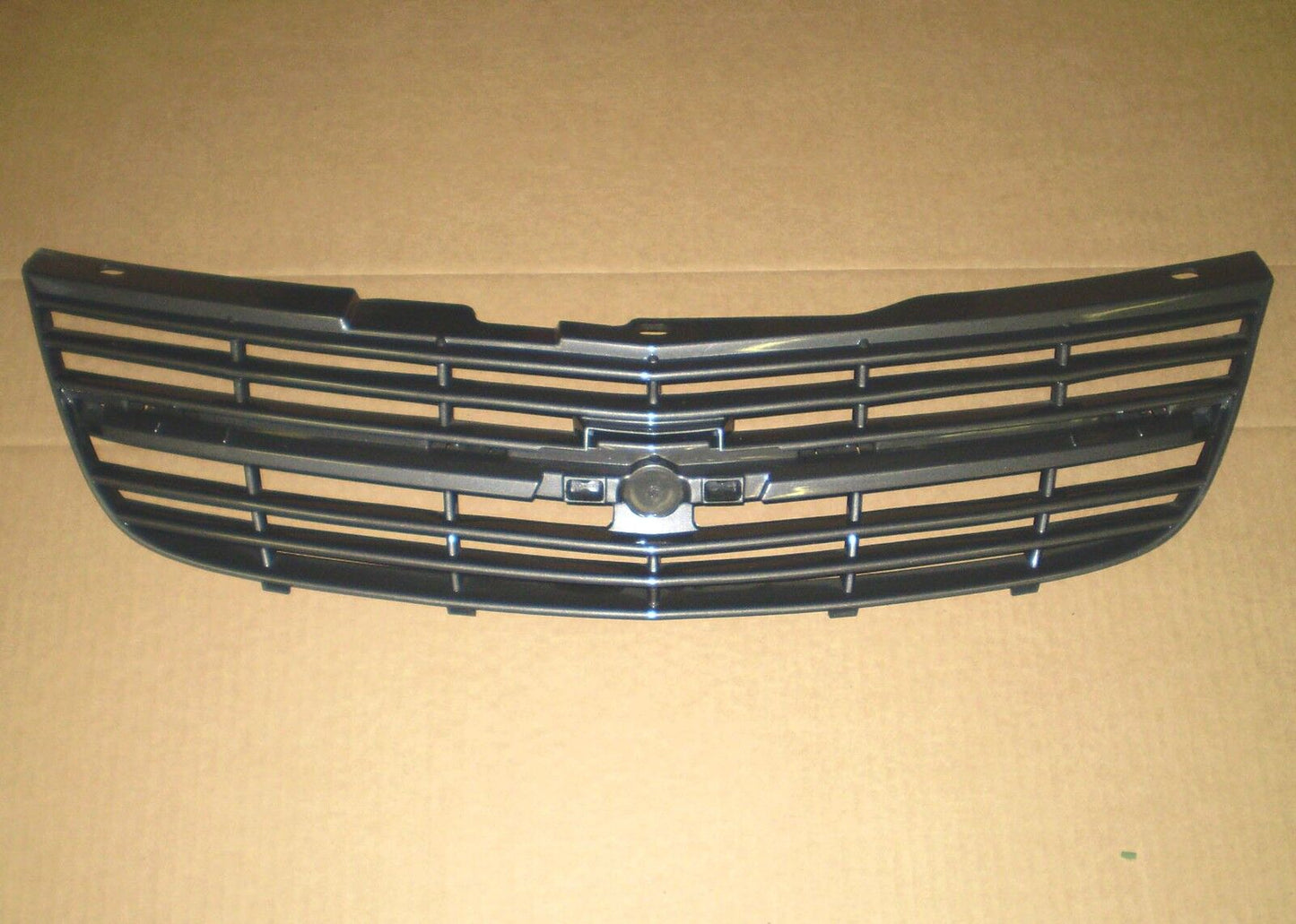 2000 2001 2002 2003 2004 2005 Chevrolet Impala Grill NEW NOS OEM 1289769