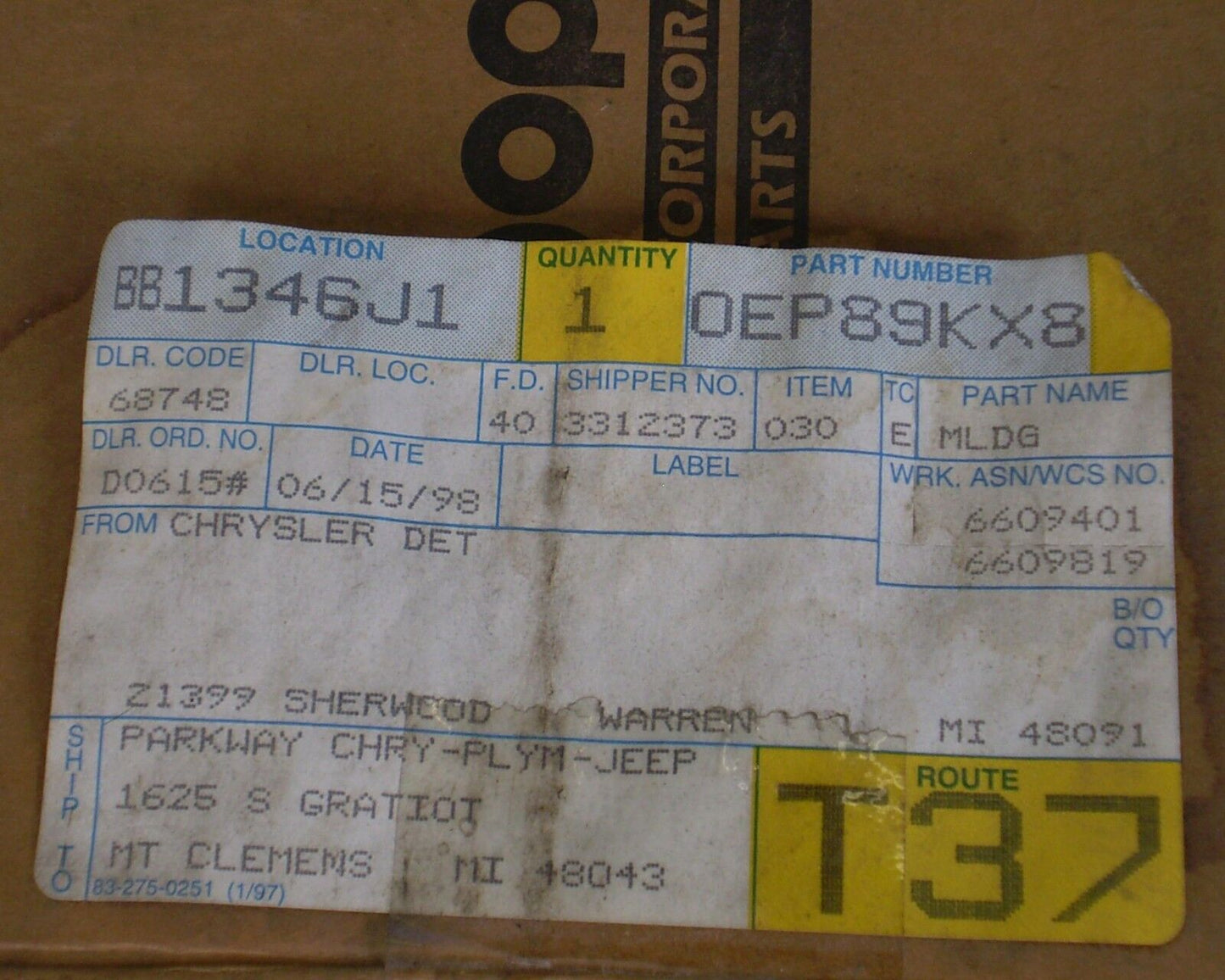 1989- 995 Caravan  Voyager Town & Country Front Fender Molding Trim OEM-NEW-NOS